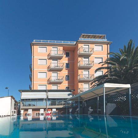 Hotel Bixio Lido di Camaiore Dış mekan fotoğraf