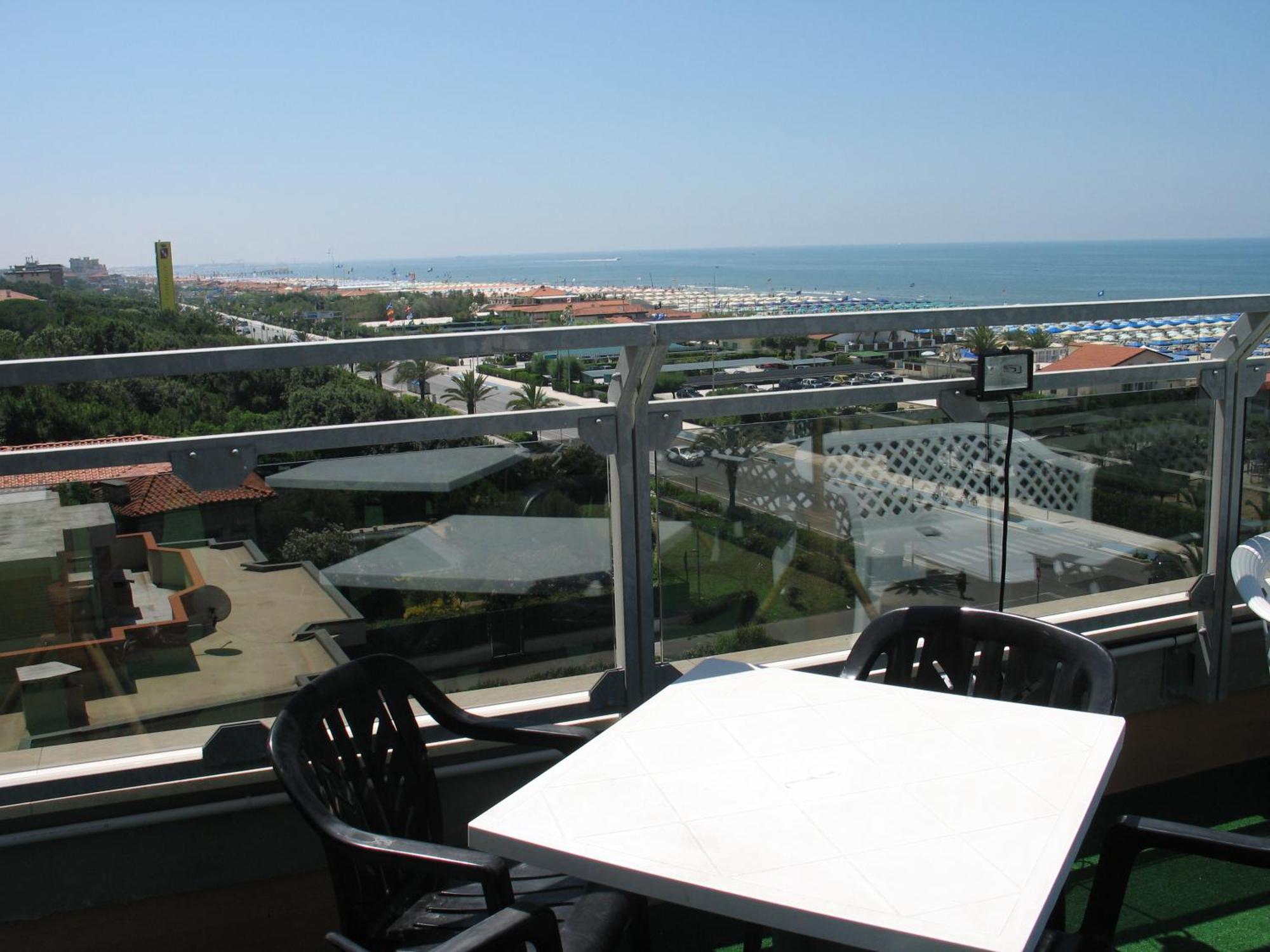 Hotel Bixio Lido di Camaiore Dış mekan fotoğraf