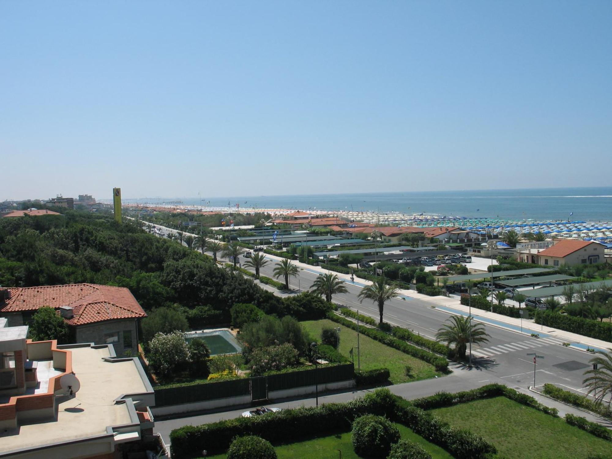 Hotel Bixio Lido di Camaiore Dış mekan fotoğraf