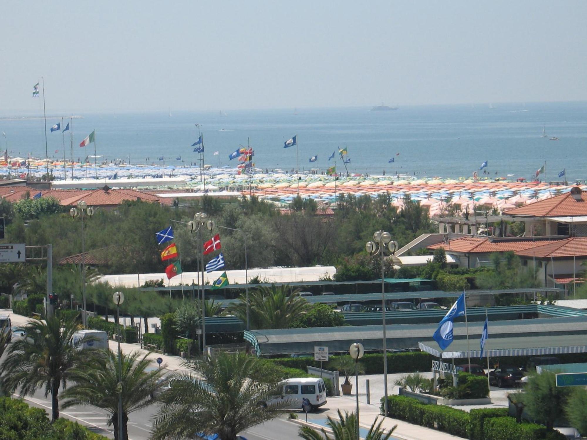 Hotel Bixio Lido di Camaiore Dış mekan fotoğraf