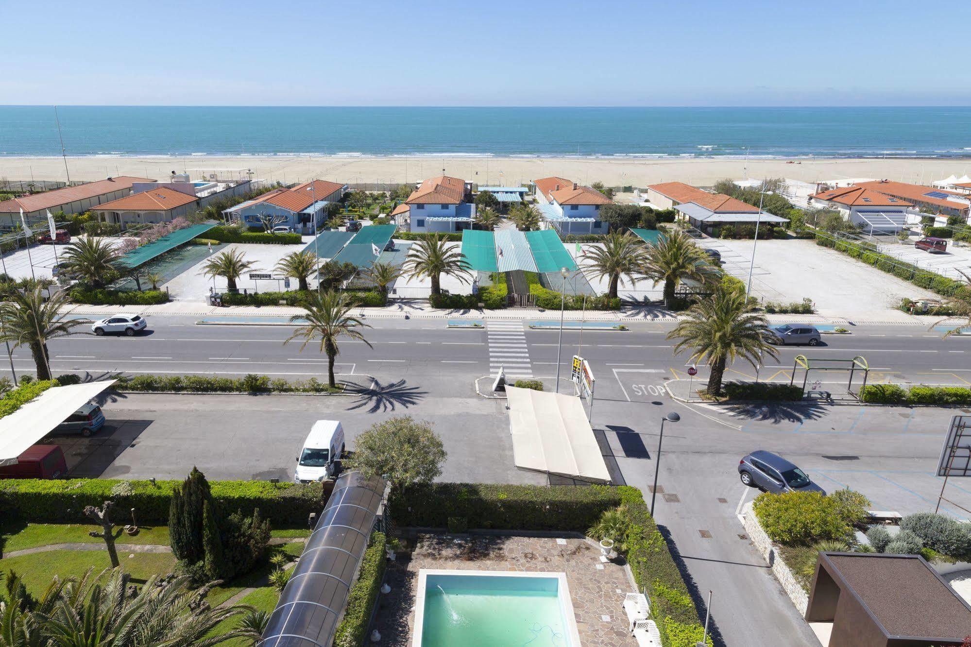 Hotel Bixio Lido di Camaiore Dış mekan fotoğraf