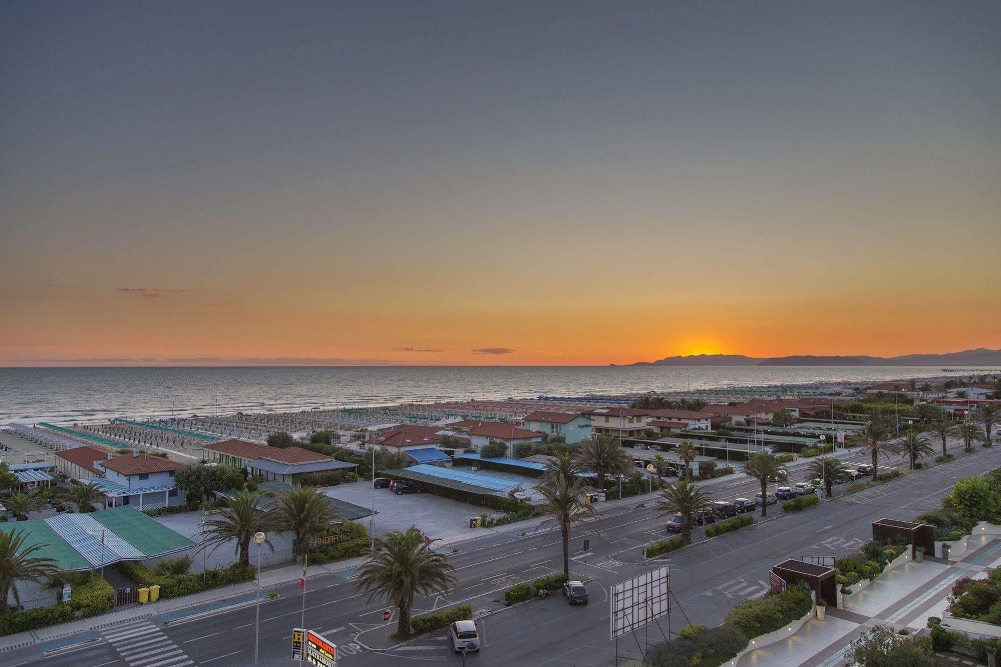 Hotel Bixio Lido di Camaiore Dış mekan fotoğraf